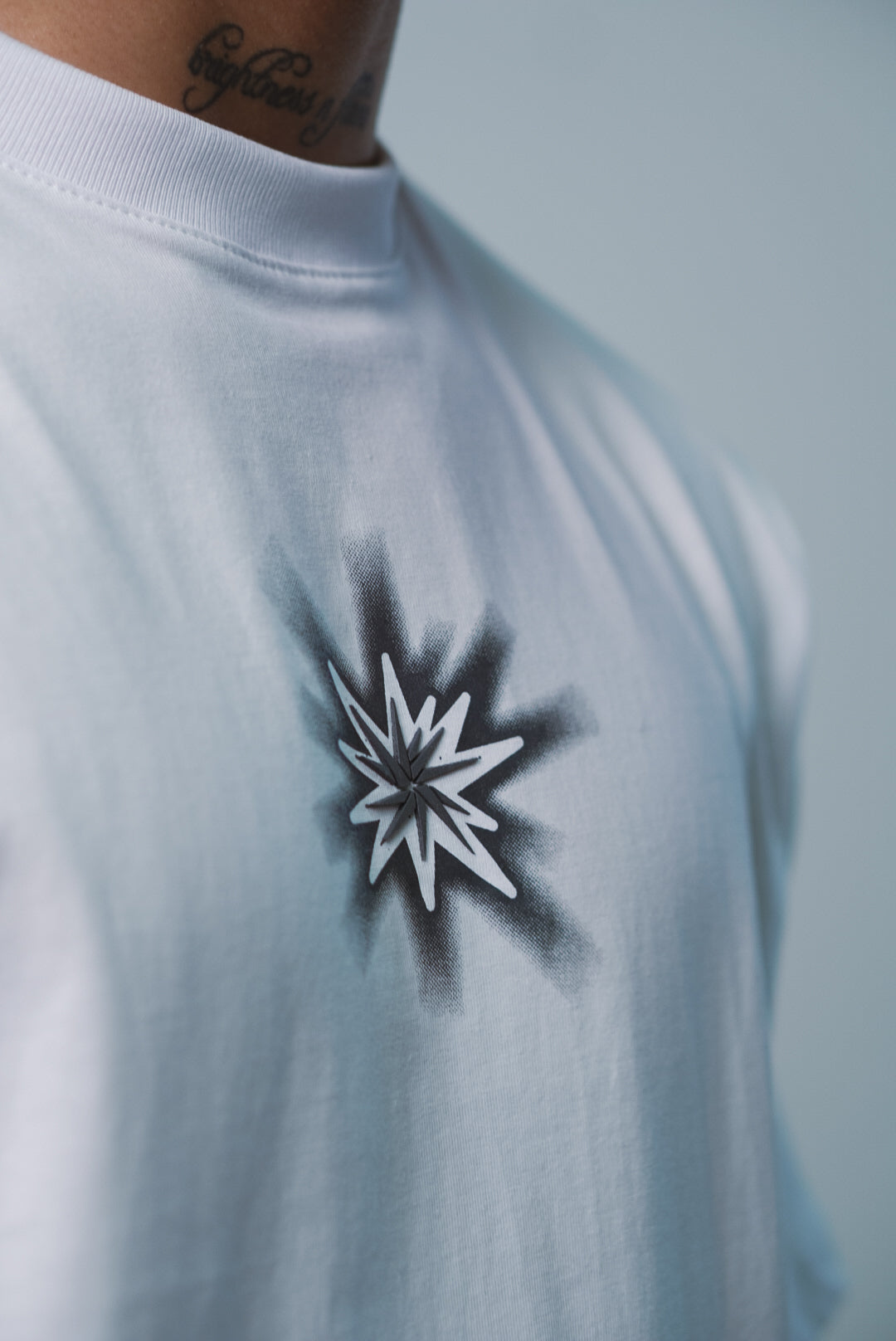 Camiseta Nocturnal Activity Fortuito Blanco