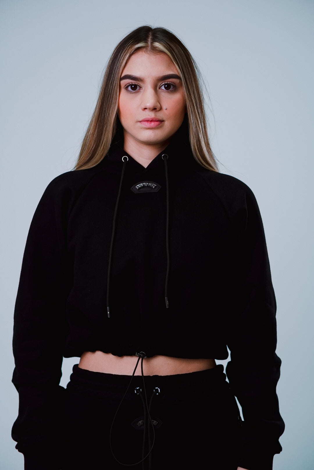 Cropped Hoodie BBBLUE Disciples Insignia-NG Negro