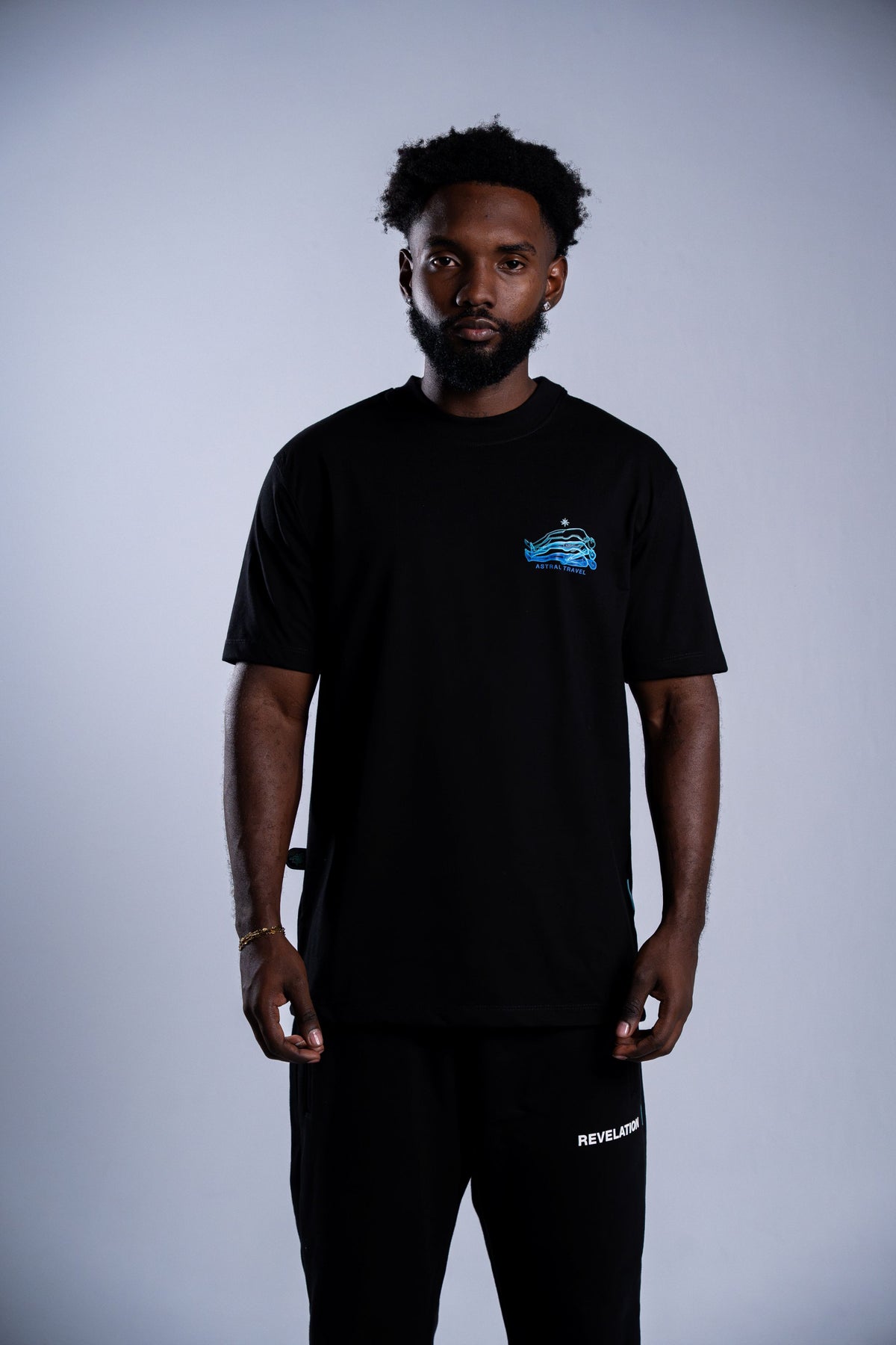 Camiseta Astral Travel Leviter negro