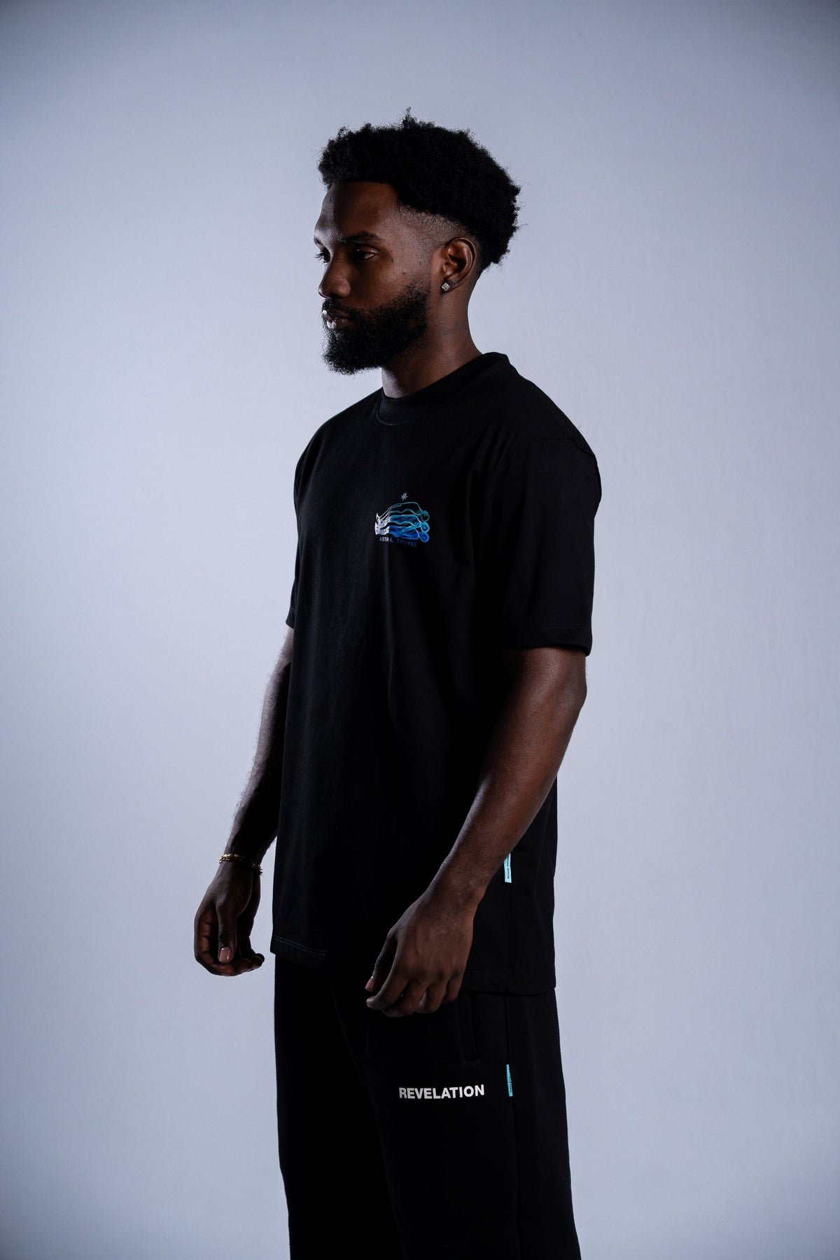 Camiseta Astral Travel Leviter negro