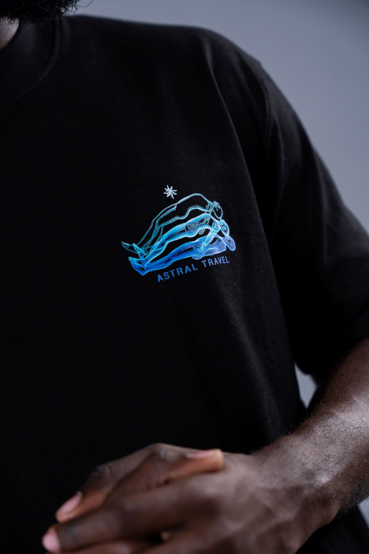 Camiseta Astral Travel Leviter negro